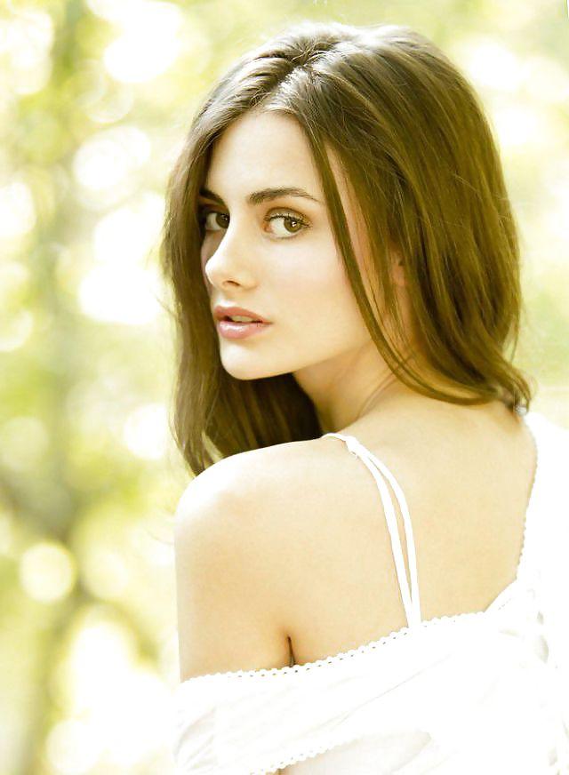 18P I love brunettes - non porn