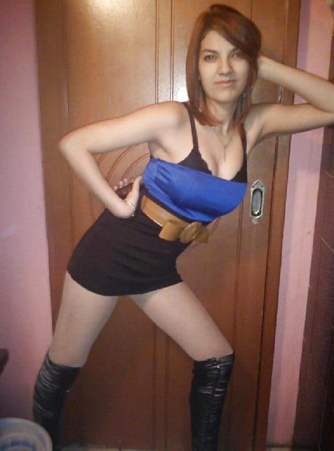 10P Romanian woman: Laura