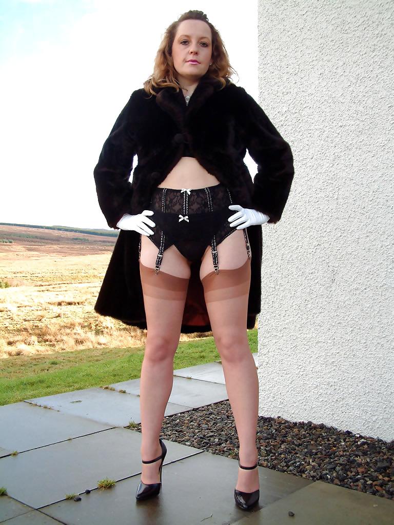25P Hotlegs-lady stephanie 6