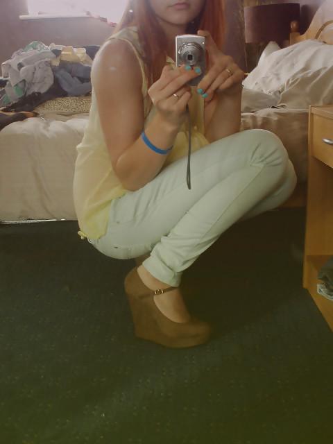 25P Legs, high heels, lots of photos 3