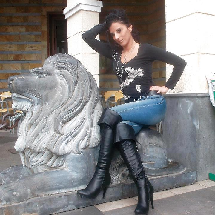 13P Greek girl: Agata