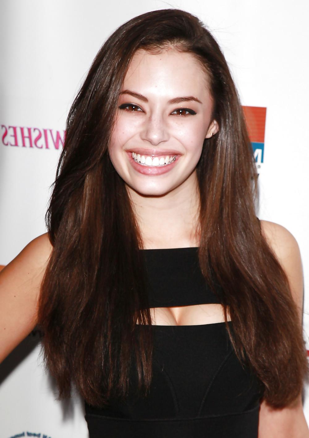 25P I love Chloe Bridges