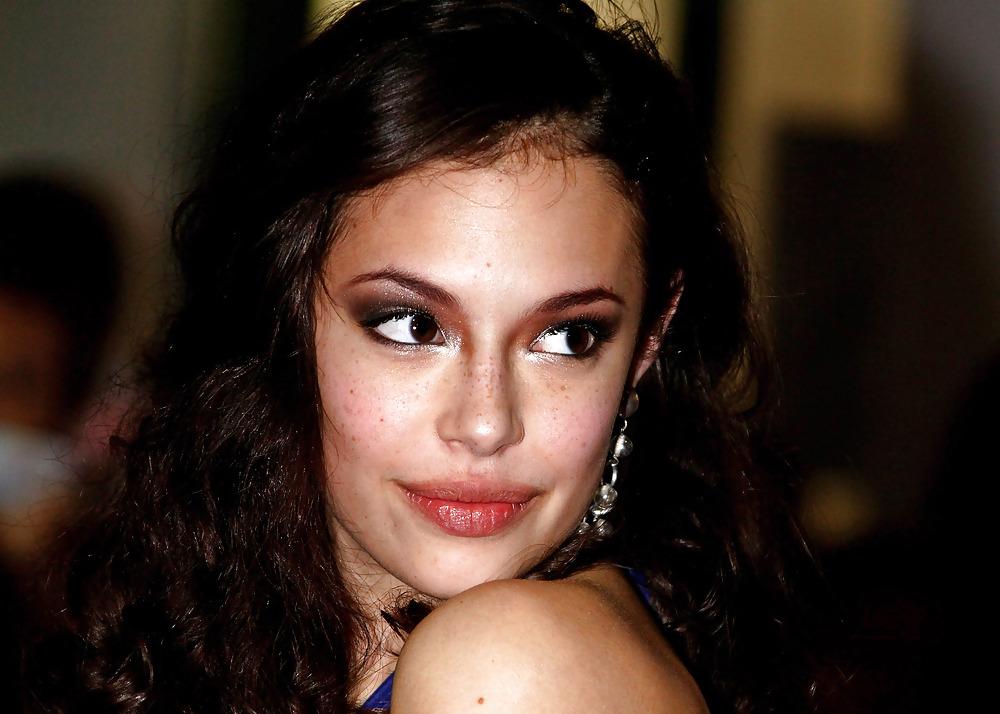 25P I love Chloe Bridges