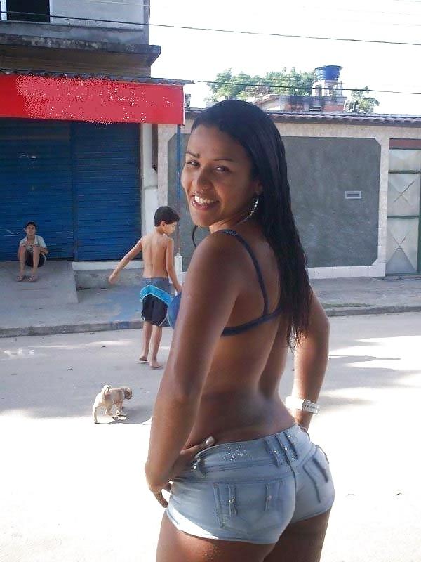 25P Babes in slums of Rio. 3 (personal files)