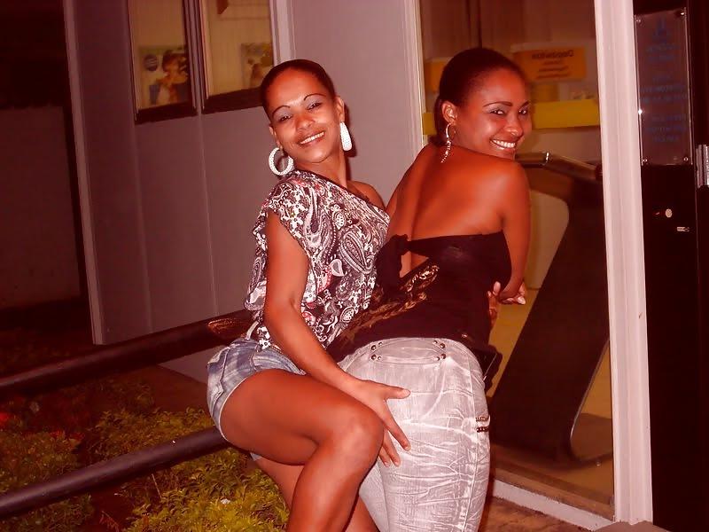 25P Babes in slums of Rio. 3 (personal files)