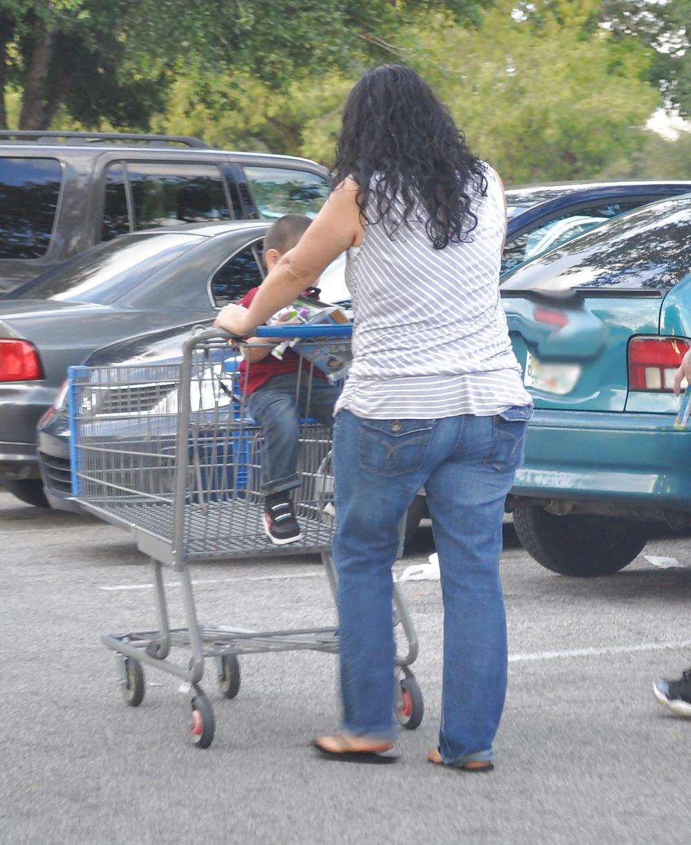 5P Chubby Butt MILF