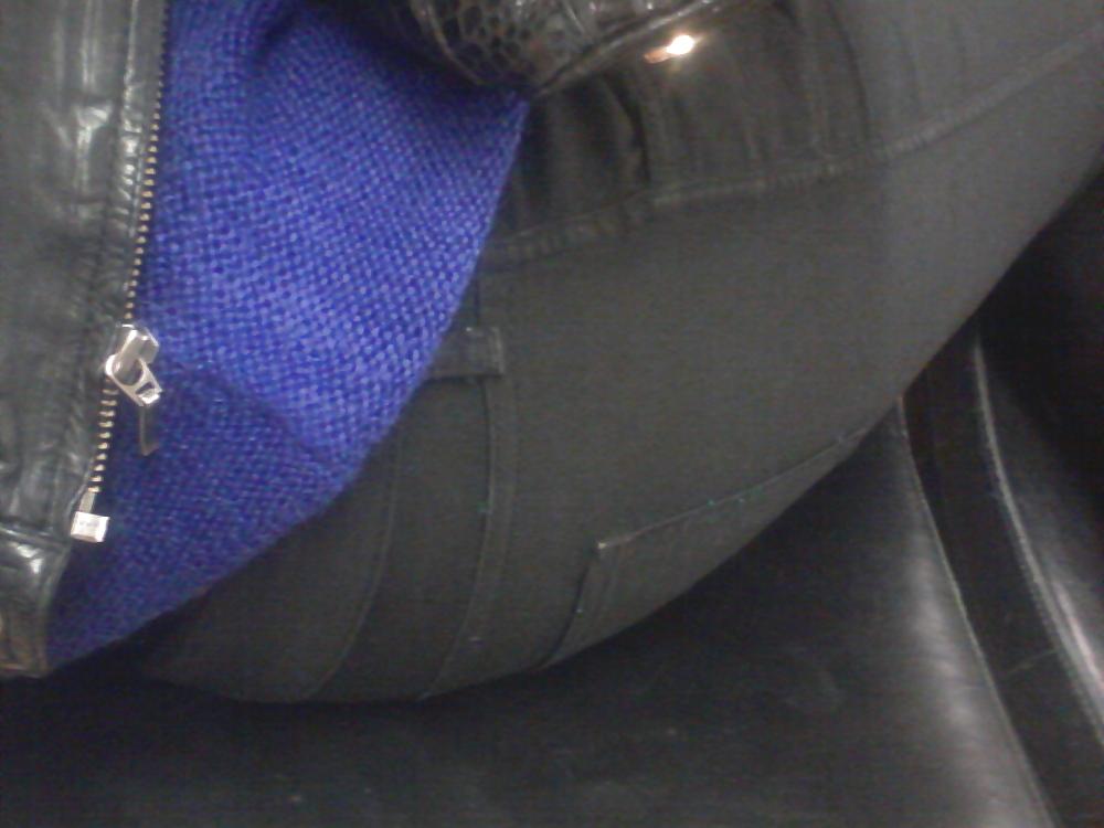 10P Sexy black girl at the Airport