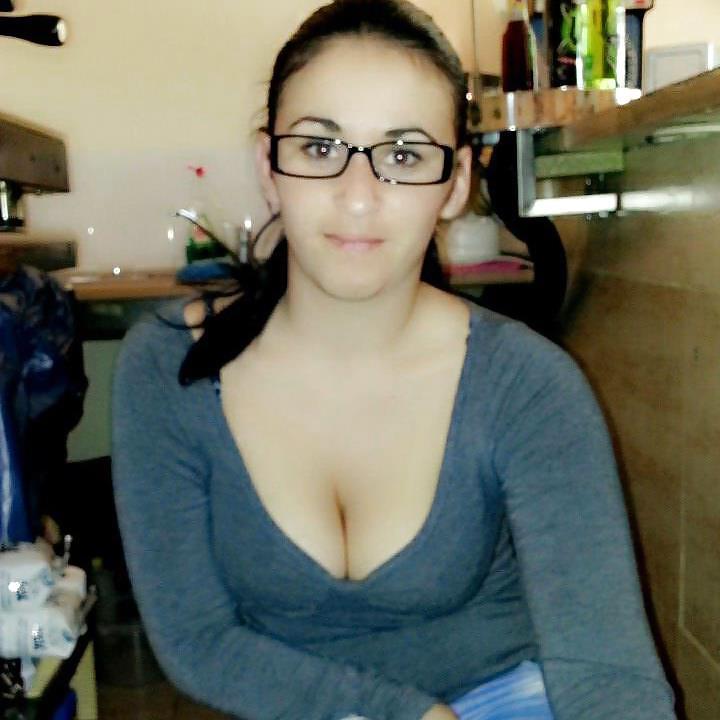 8P Romanian girl: Florentina