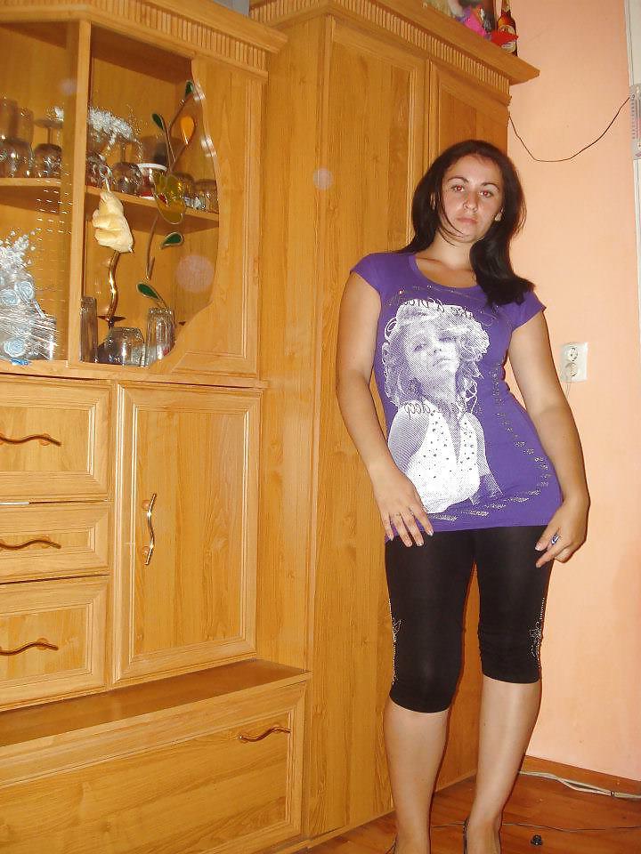 8P Romanian girl: Florentina