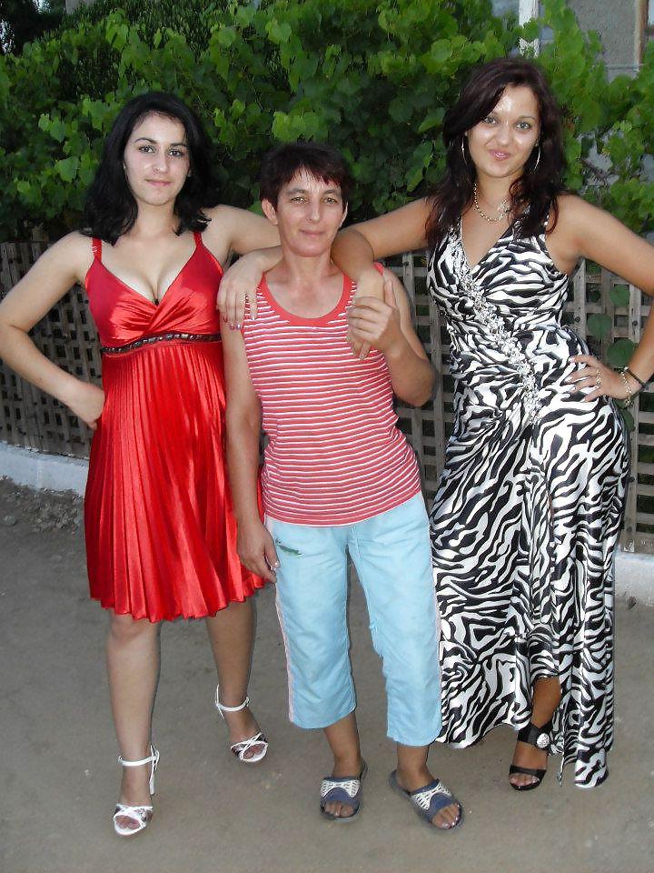 8P Romanian girl: Florentina