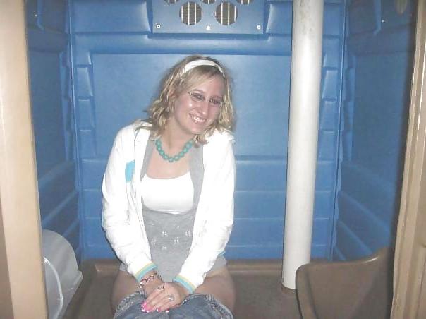 25P Toilet