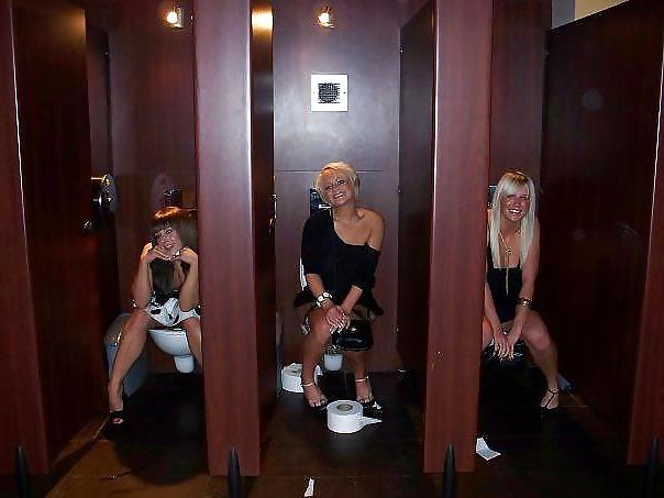 25P Toilet