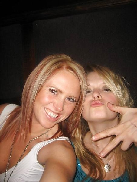 25P Sexy bitches! Non nude.