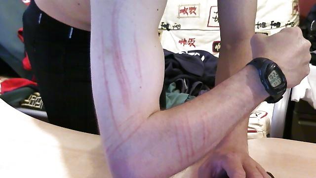 4P My Vampire Glove being used on me!!! The results
