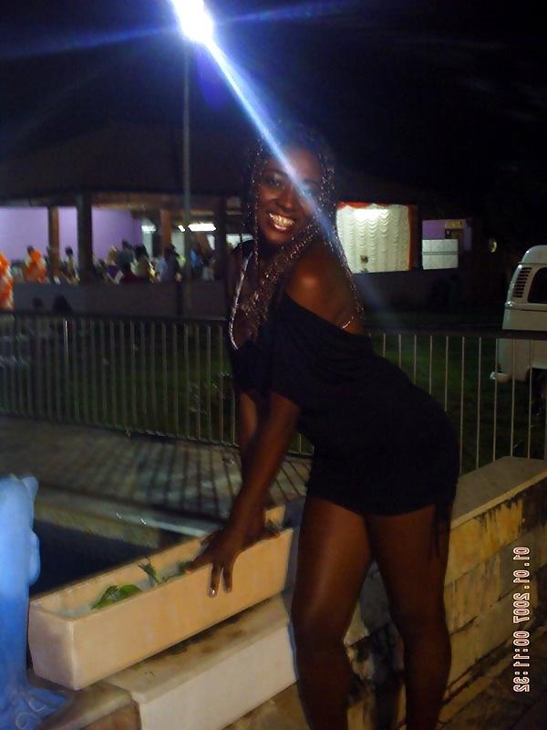 25P Babes in slums of Rio.