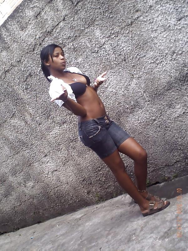 25P Babes in slums of Rio.