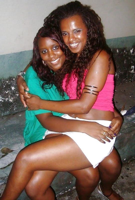 25P Babes in slums of Rio.