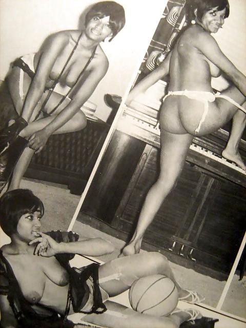 25P Ebony Classic & Vintage Pussy Collection 1