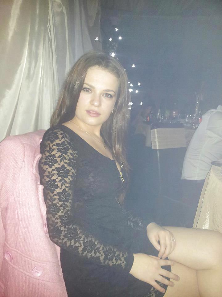 25P Romanian slut escort