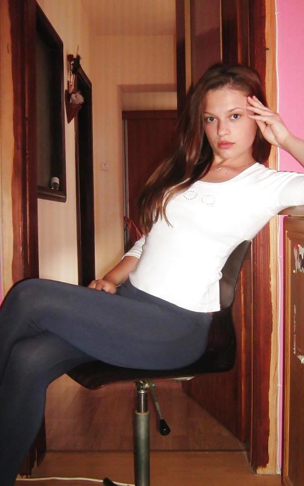 25P Romanian slut escort