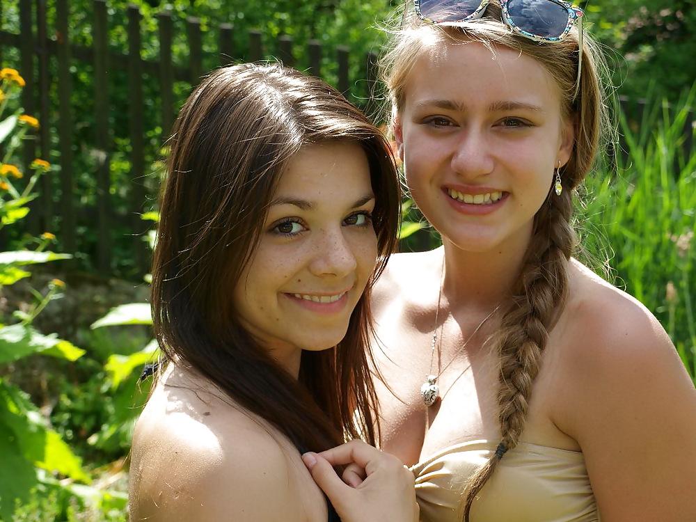 24P Wild vacation girls