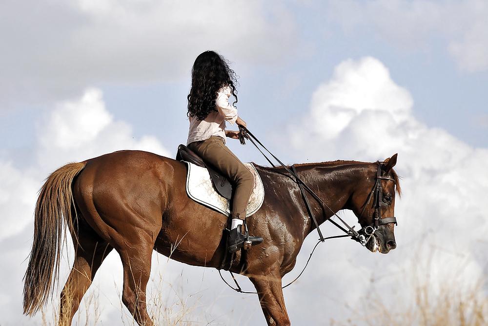 25P Riding beauty 