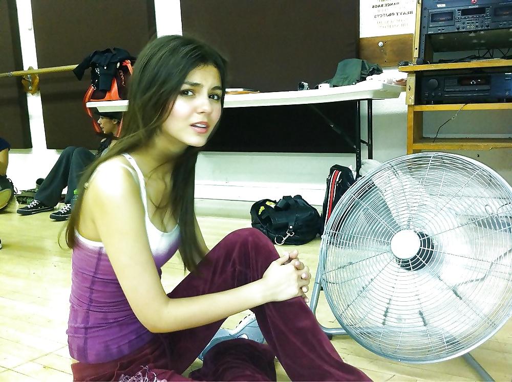 25P Victoria Justice