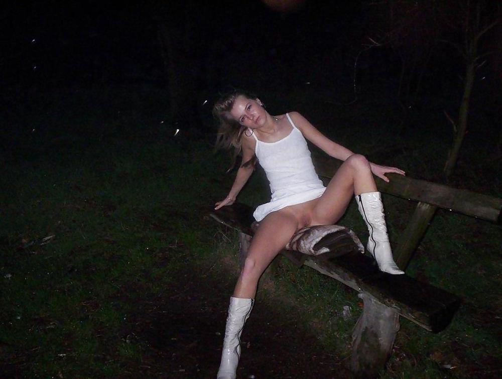 25P NEVER PANTIES UNDER THE SKIRT 25