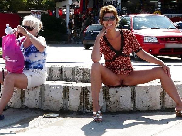 25P No Panties Babes 12 ( Milfs) By TROC