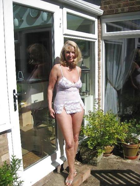 25P No Panties Babes 12 ( Milfs) By TROC