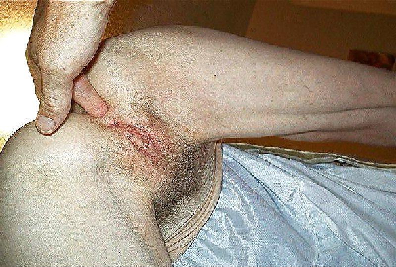 24P EXTREMELY SKINNY AND VERY OLD HAIRY GRANNY