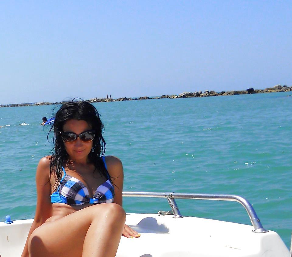 22P Romanian girl: sanda