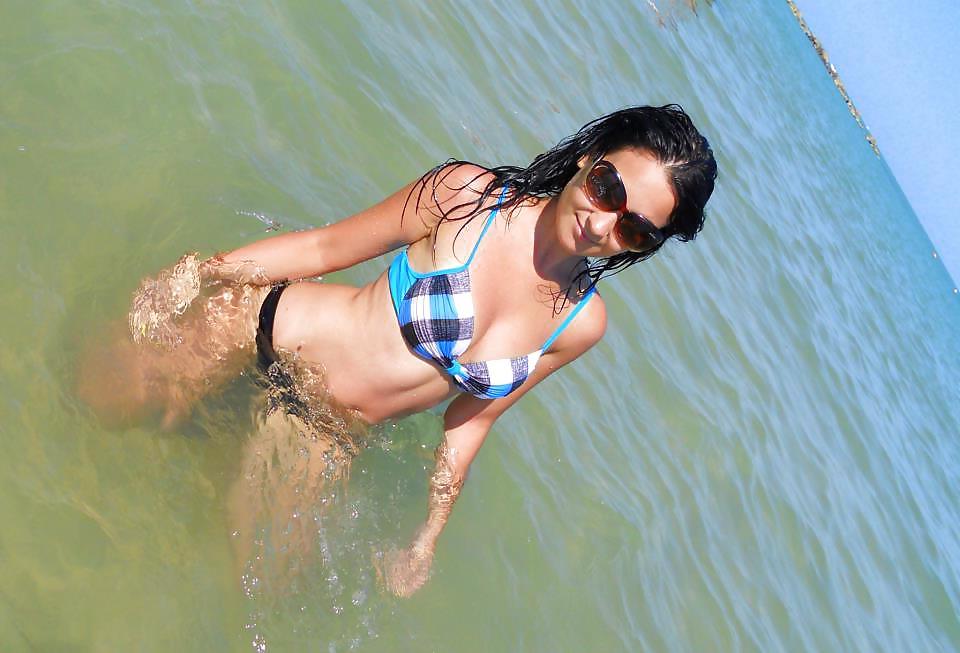 22P Romanian girl: sanda