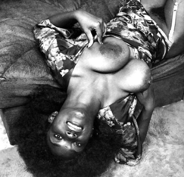 25P Classic Busty Ebony Babes.