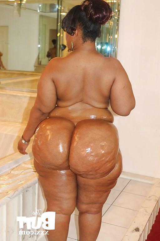 25P Ebony Booty