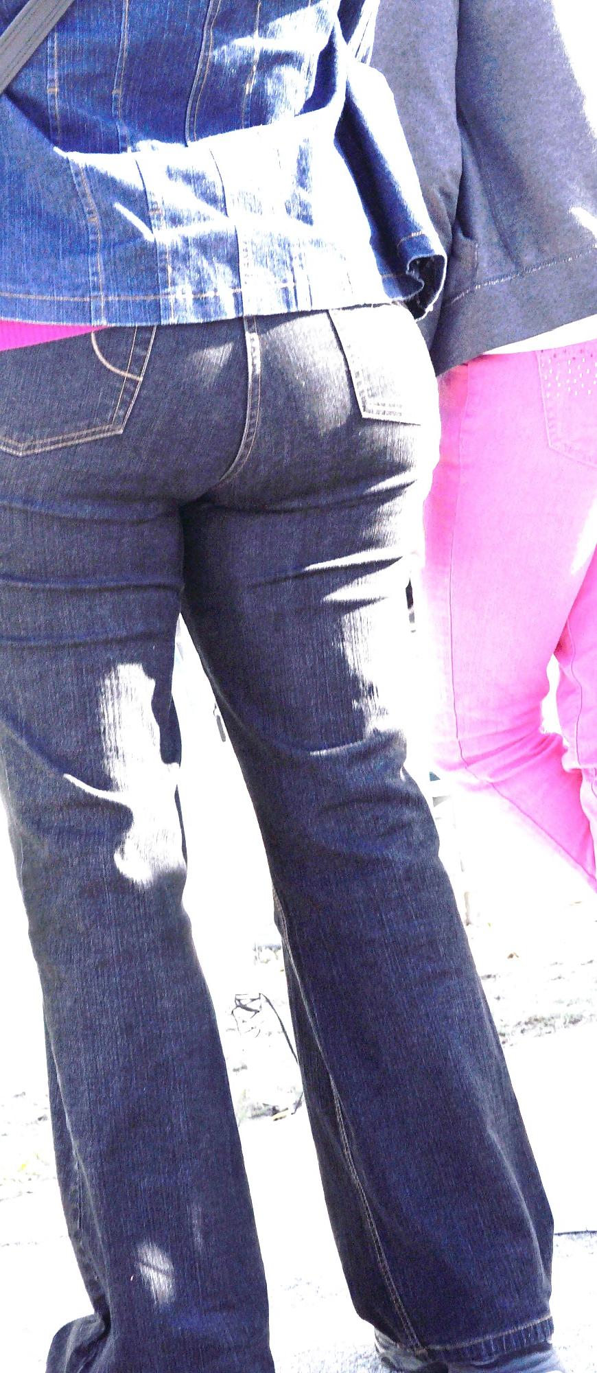 6P Wide Black Curvy Ass