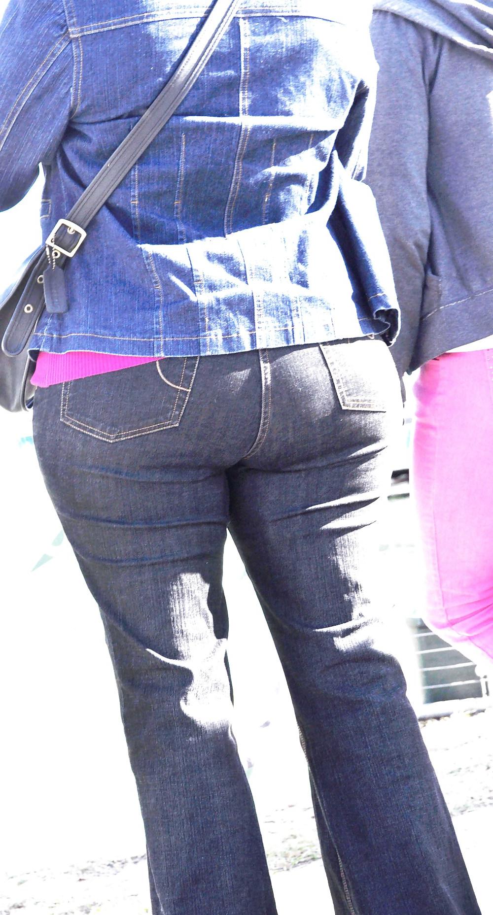 6P Wide Black Curvy Ass