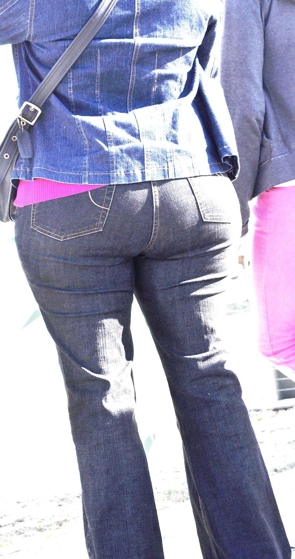6P Wide Black Curvy Ass
