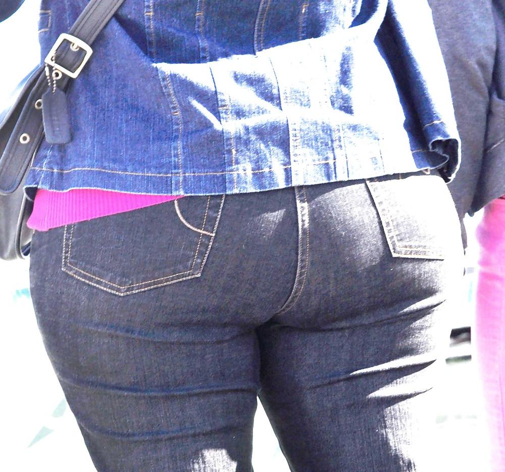 6P Wide Black Curvy Ass
