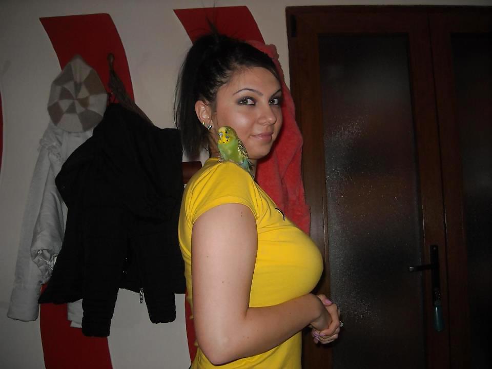 7P Romanian girl: andreea