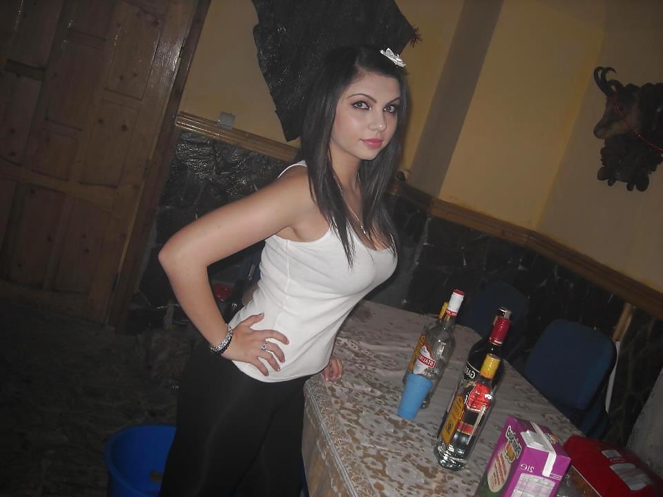 7P Romanian girl: andreea