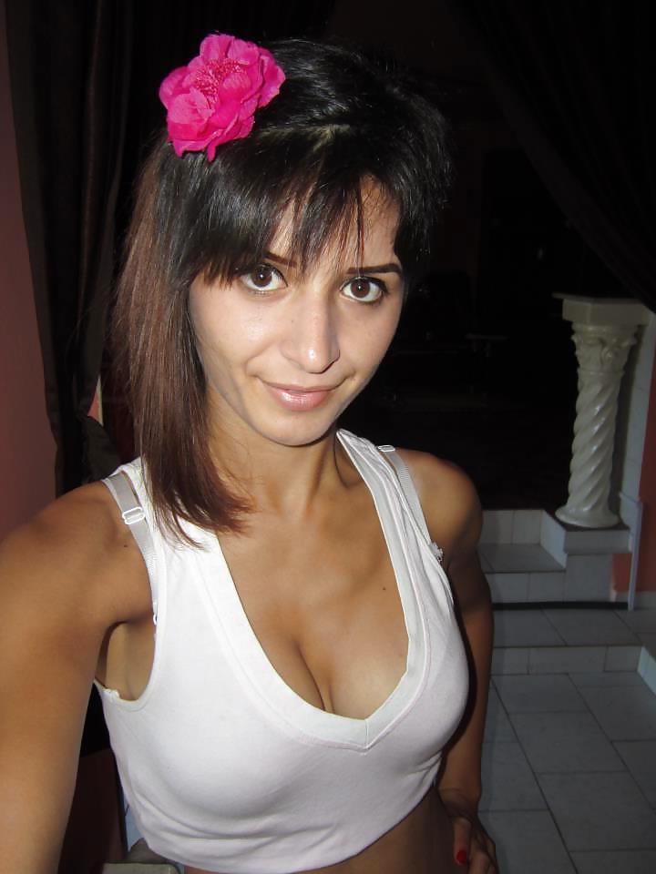 6P Romanian girl: victoria