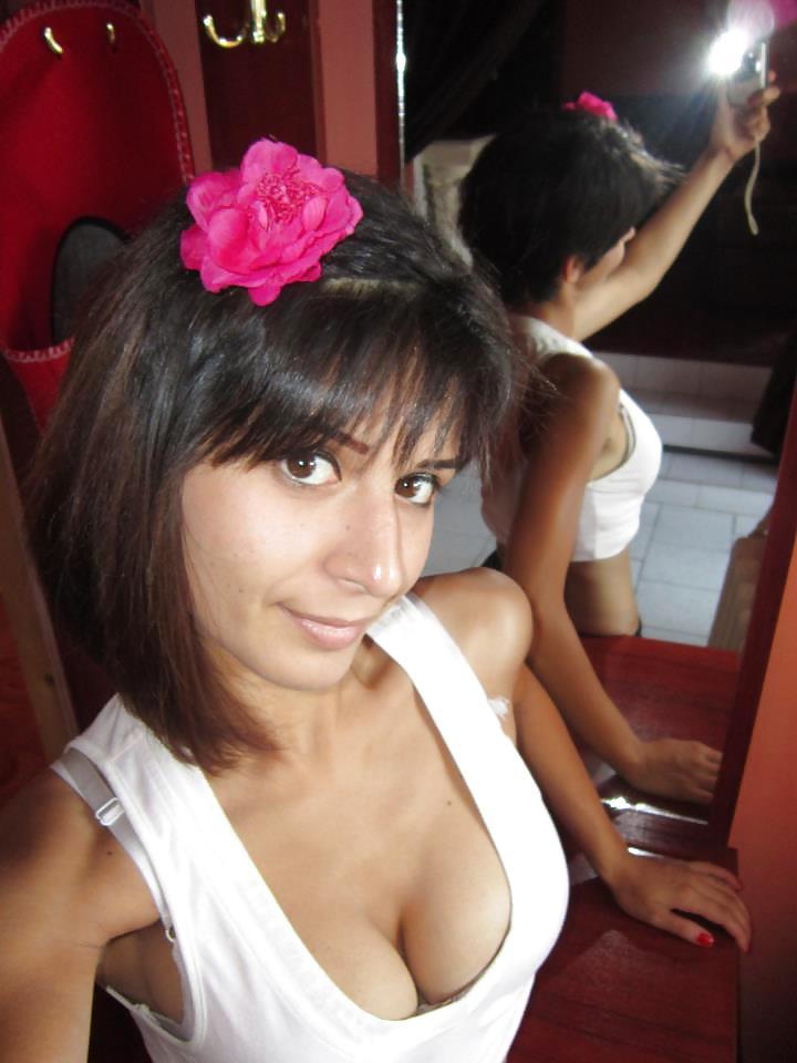 6P Romanian girl: victoria