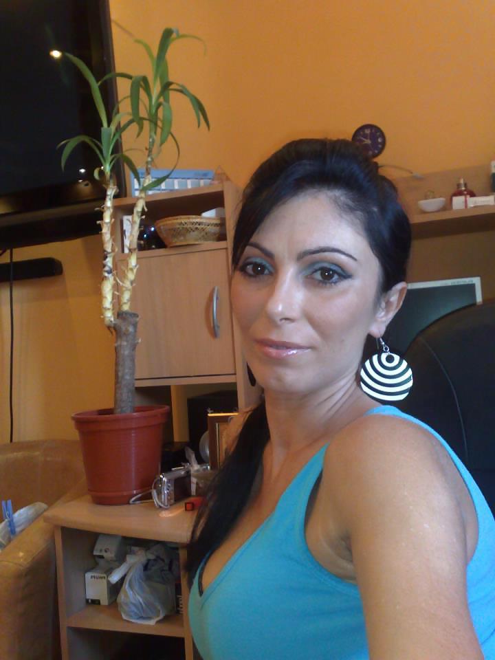 16P Romanian milf: Georgiana