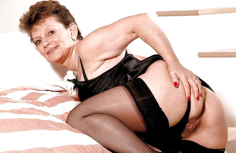 21P Hairy Granny With Stockings