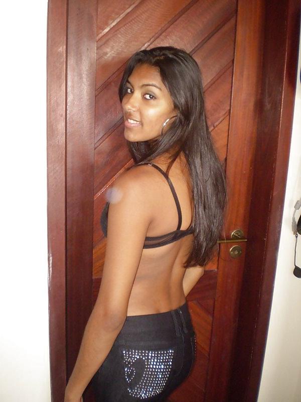 13P Sexy Amateur Desi Teen Exposed