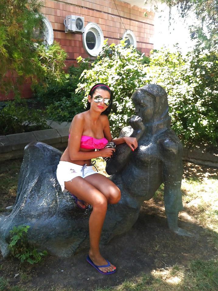 25P Romanian girl: mari