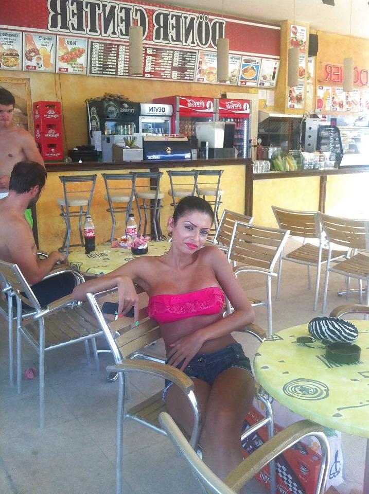 25P Romanian girl: mari