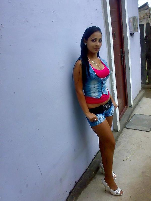 13P Romanian women: Ana