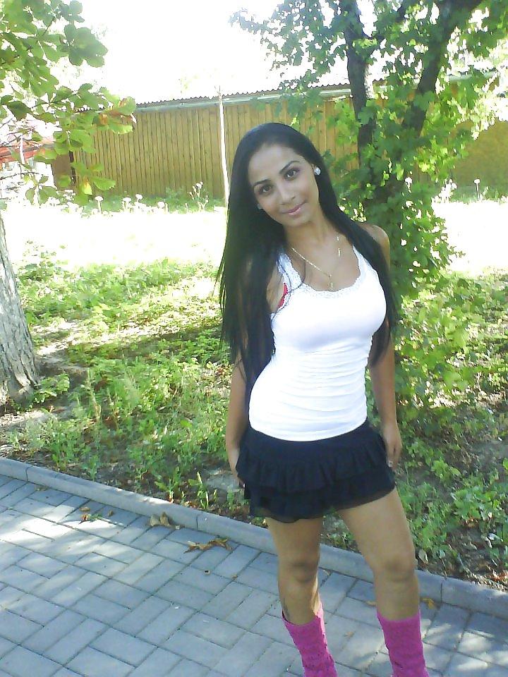 13P Romanian women: Ana